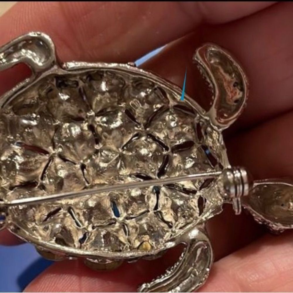 Vintage Sparkling Rhinestone Silver Turtle Brooch - Picture 5 of 5